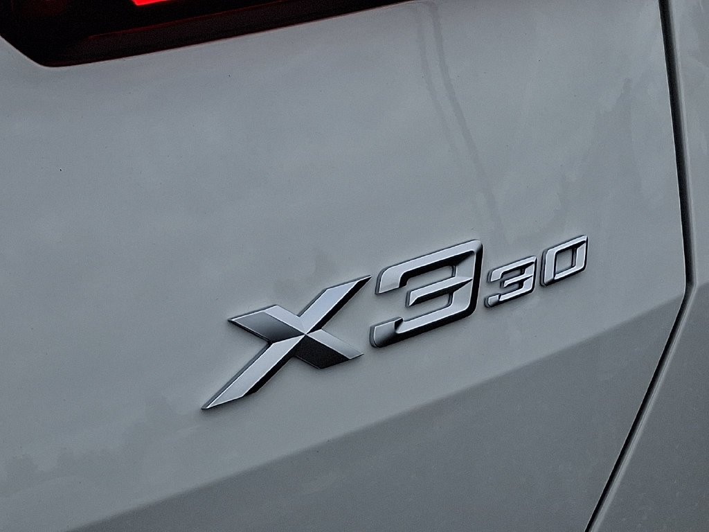 New 2026 Alpine White BMW 30 xDrive image 11