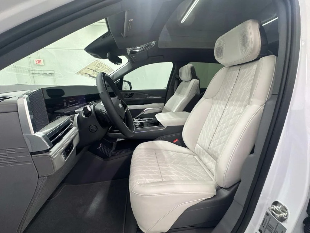 2025 Cadillac Escalade IQ Luxury 1 - Photo 11
