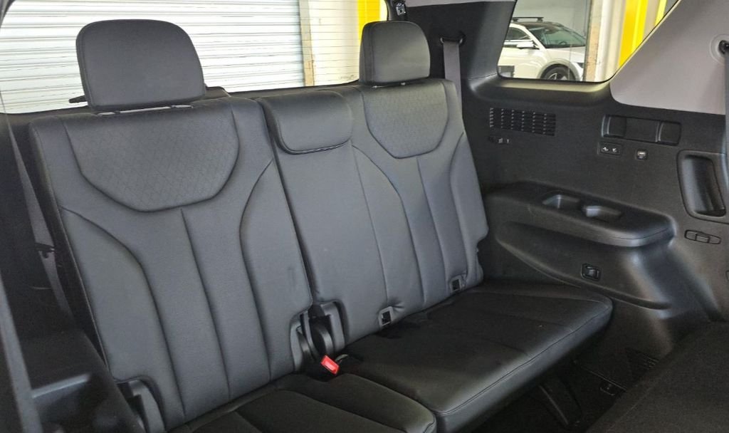 Used 2022 White Hyundai SEL image 11
