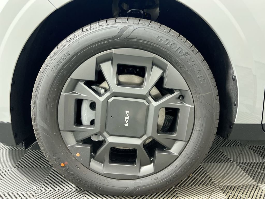 New 2026 Ceramic Silver Kia SX image 13