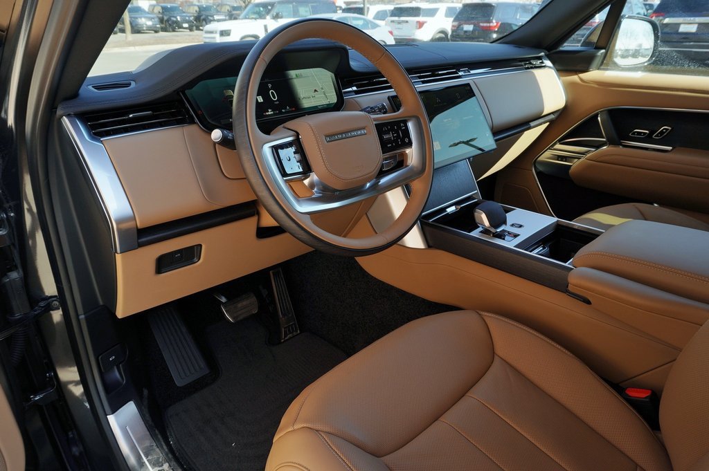 New 2026 Carpathian Grey Land Rover SE image 11