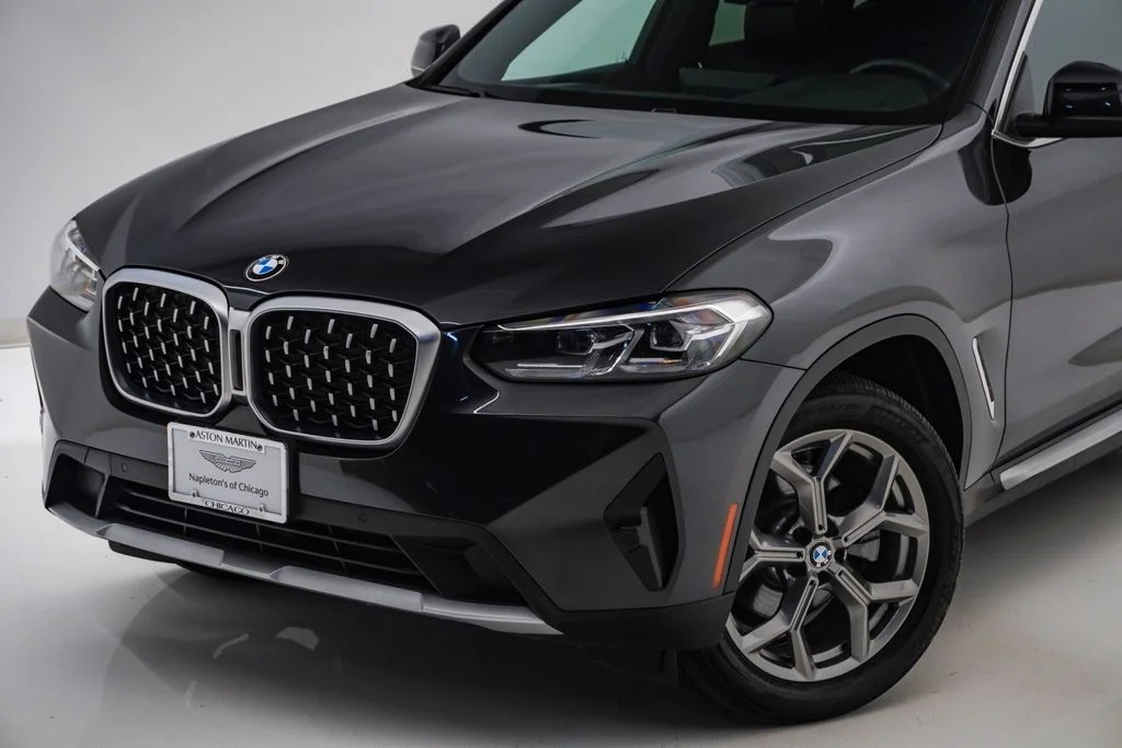 Used 2023 Dark Graphite BMW xDrive30i image 4