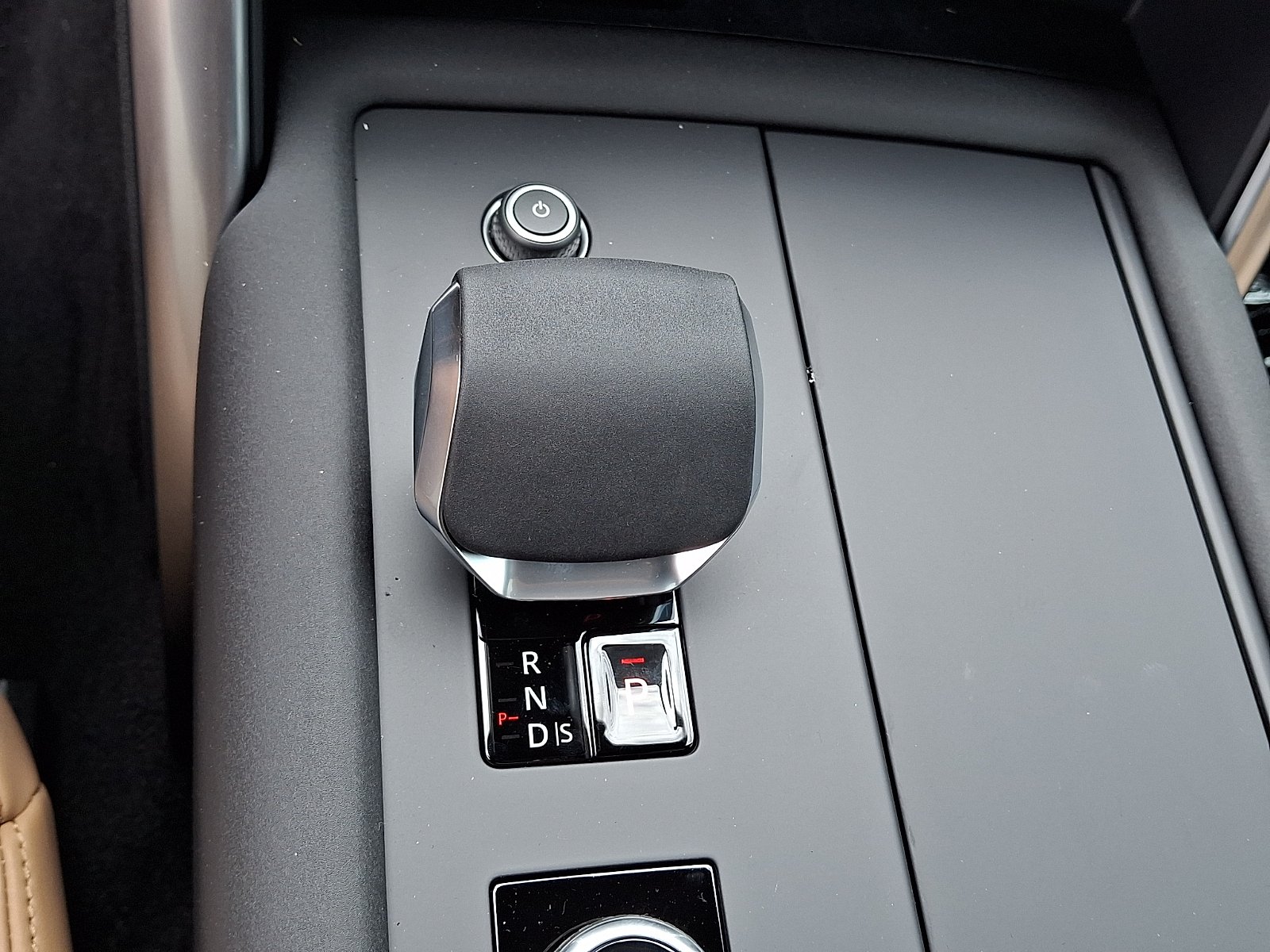 New 2026 Sedona Red Land Rover Gemini Edition image 12