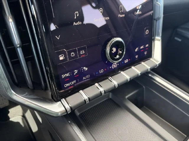 New 2027 Silver GMC Elevation image 18
