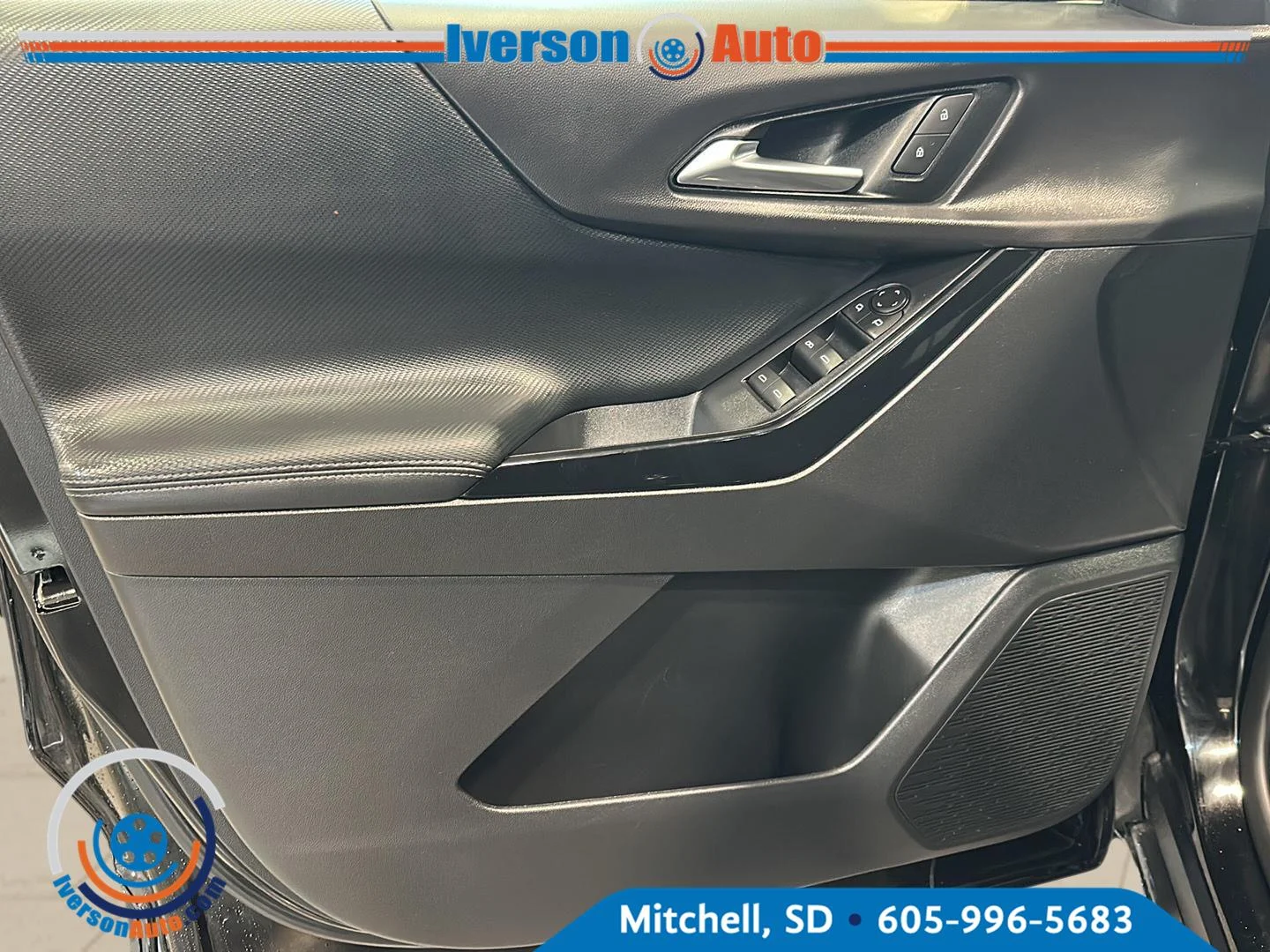 Used 2026 Mosaic Black Metallic Chevrolet AWD LT image 13