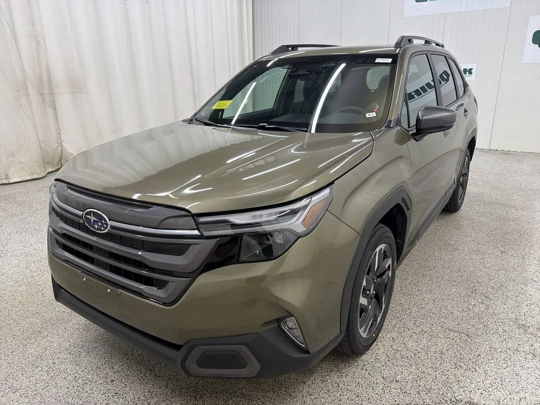 New 2026 AUTUMN GREEN METALLIC Subaru Limited image 4