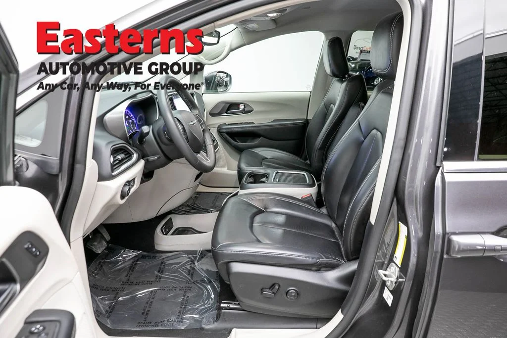 Used 2023 Gray Chrysler Touring L image 14