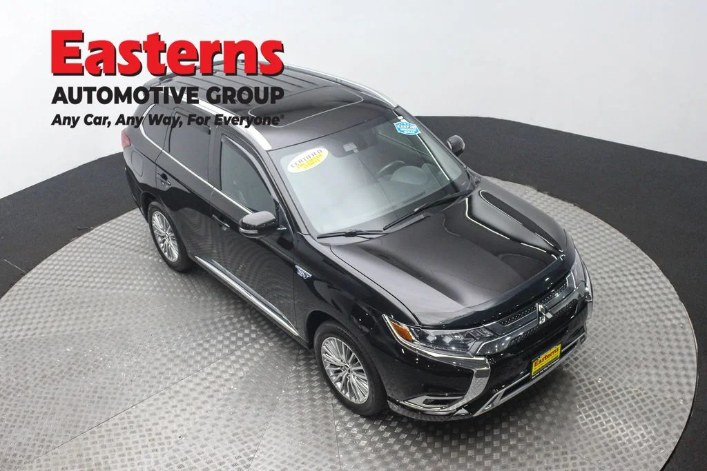 Used 2021 Black Mitsubishi SEL image 3