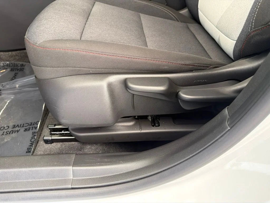 Used 2025 White Chevrolet 1RS image 41