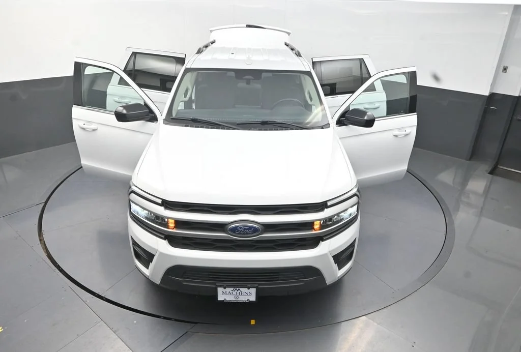 Used 2022 White Ford XL image 32