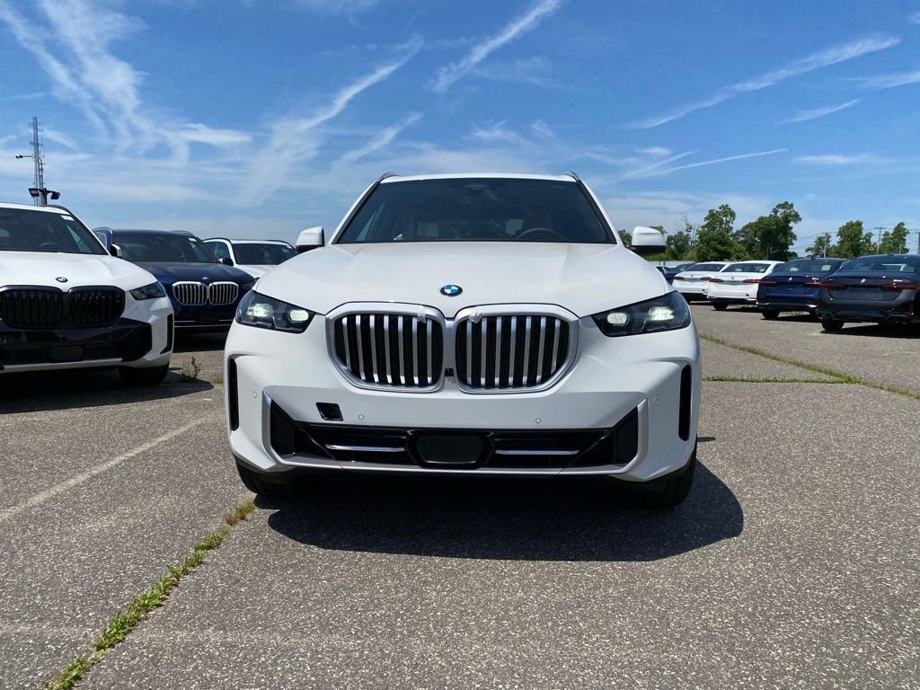 New 2026 Alpine White BMW xDrive40i image 2