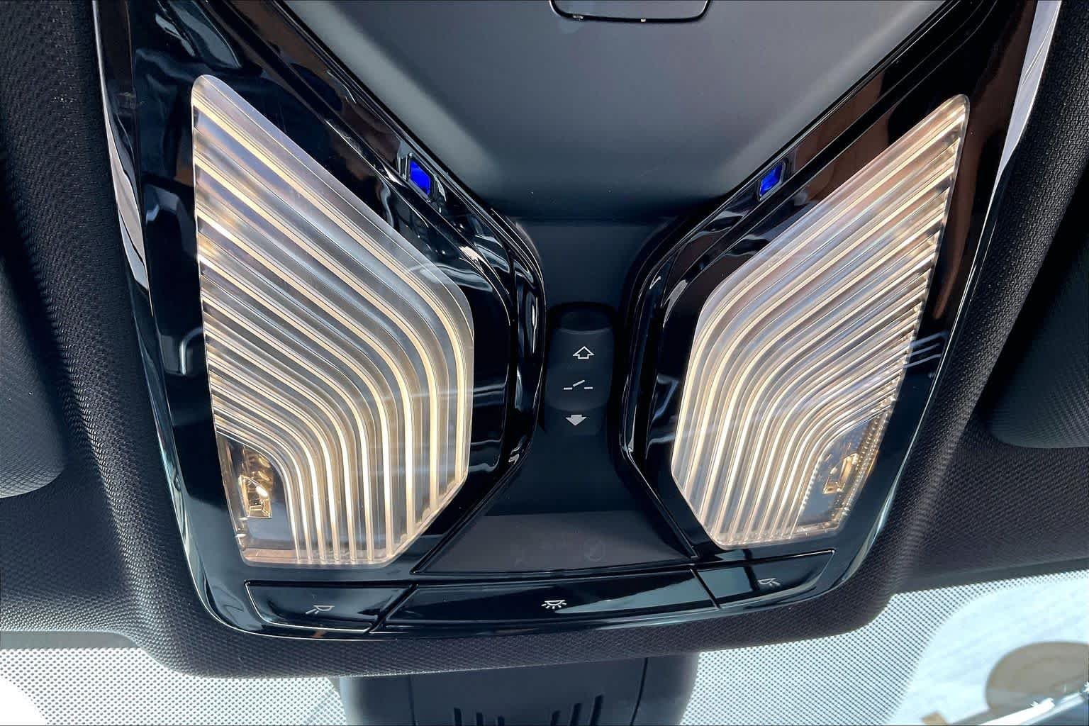 Used 2023 Phytonic Blue Metallic BMW xDrive40i image 33