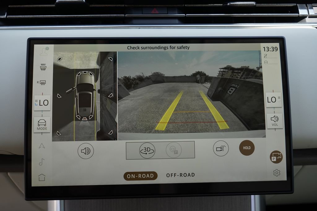 New 2026 Fuji White Land Rover SE image 14