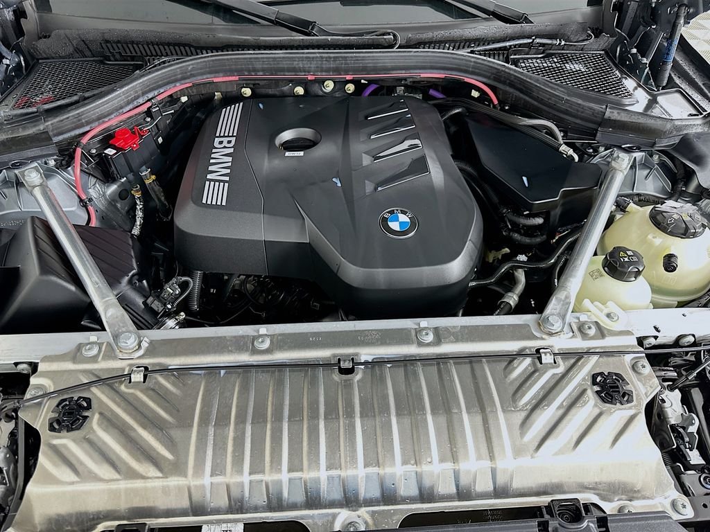 Used 2025 Skyscraper Grey Metallic BMW 30 xDrive image 29
