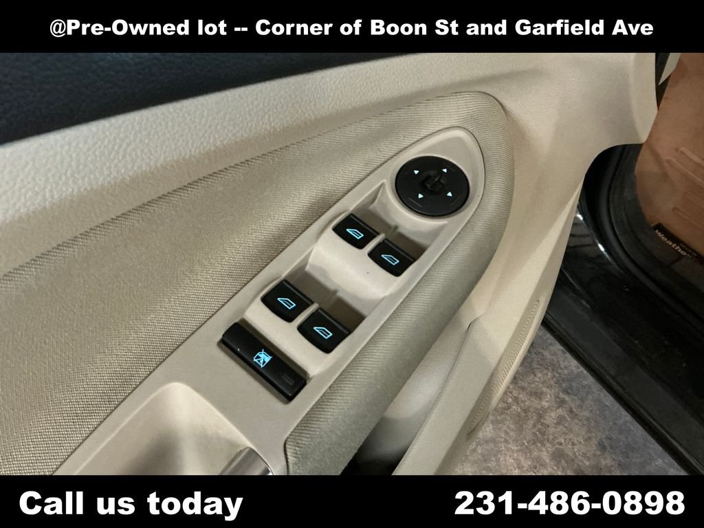 Used 2013 Black Ford SE image 16