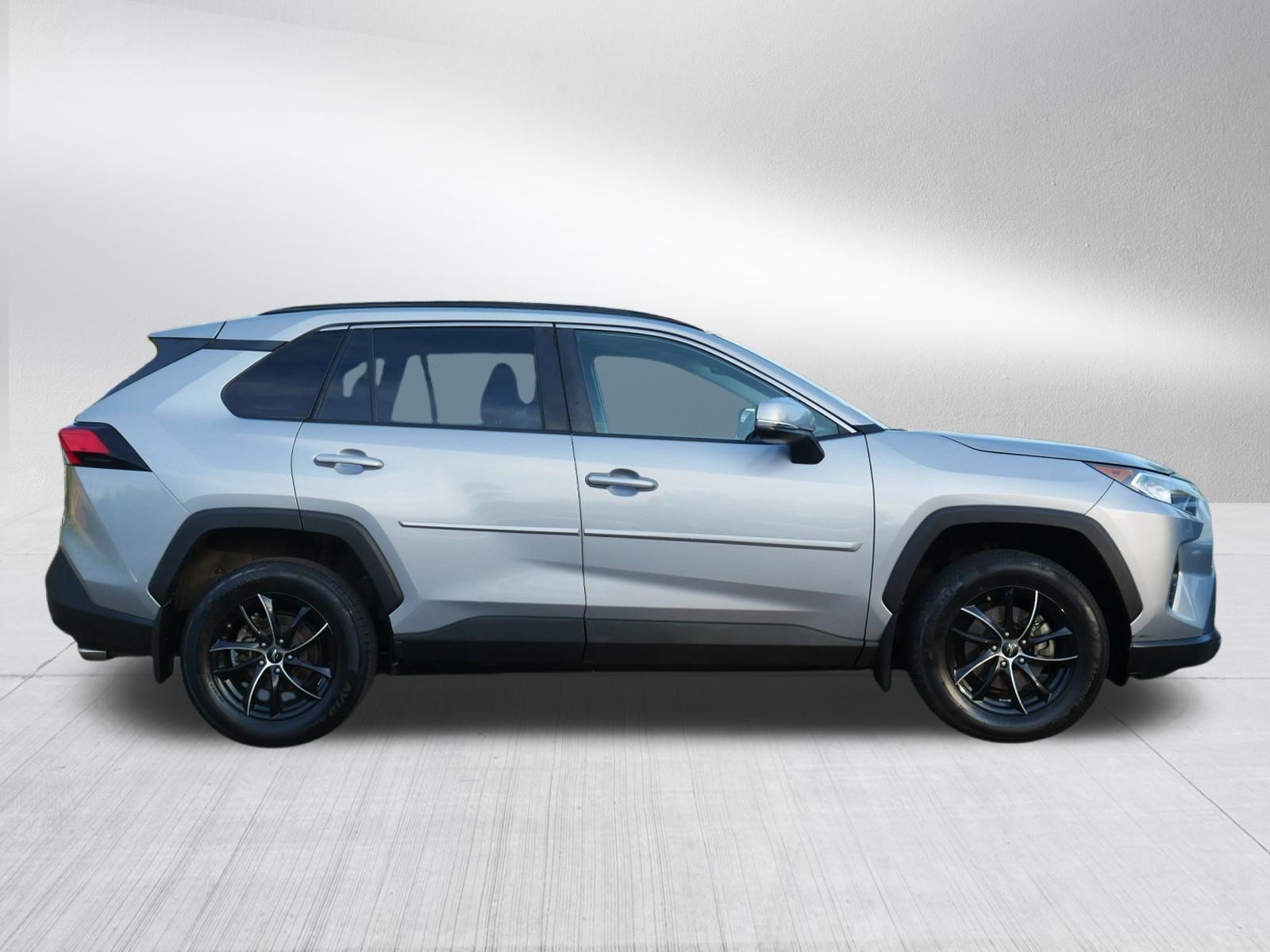 Used 2019 Silver Sky Metallic Toyota XLE image 8