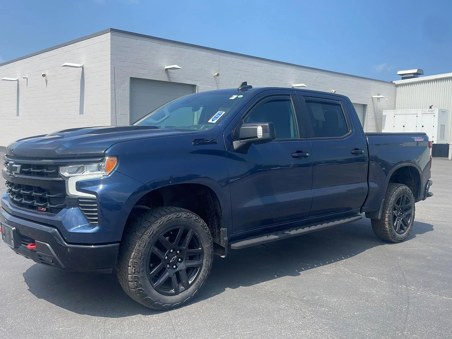 Used 2022 Northsky Blue Metallic Chevrolet LT Trail Boss image 7