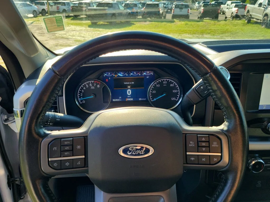 Used 2022 Oxford White Ford XLT image 18