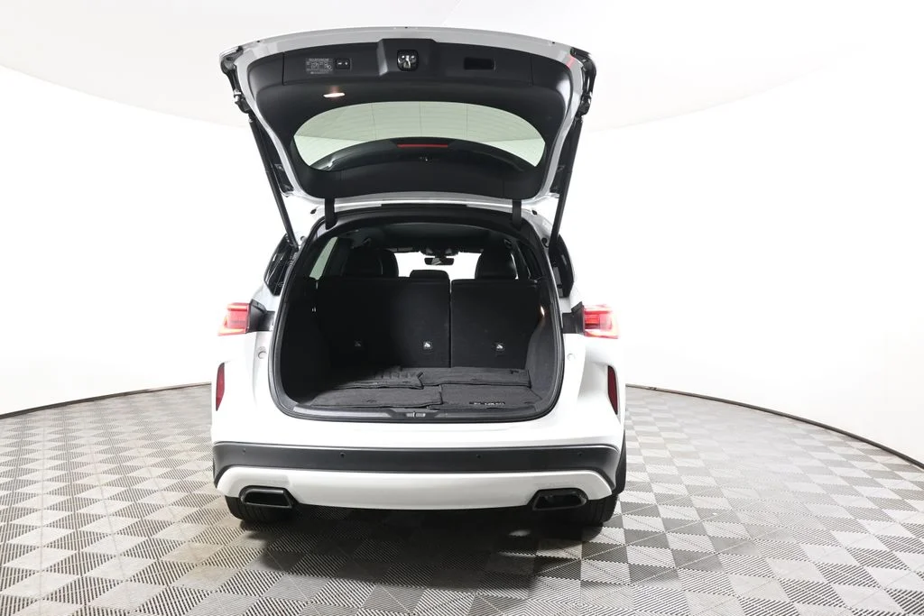 Certified Used 2023 White INFINITI SPORT image 37