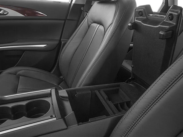 Used 2013 Bordeaux Lincoln  image 17