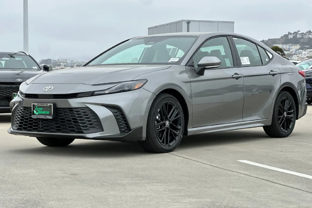 New 2026 Heavy Metal <sup>1</sup> Toyota  SE image 8