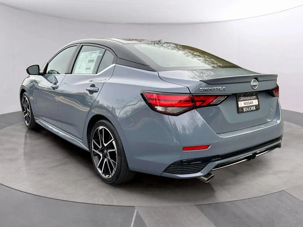 New 2025 Two-tone Atlantic Gray Metallic / Super Black Nissan SR image 5