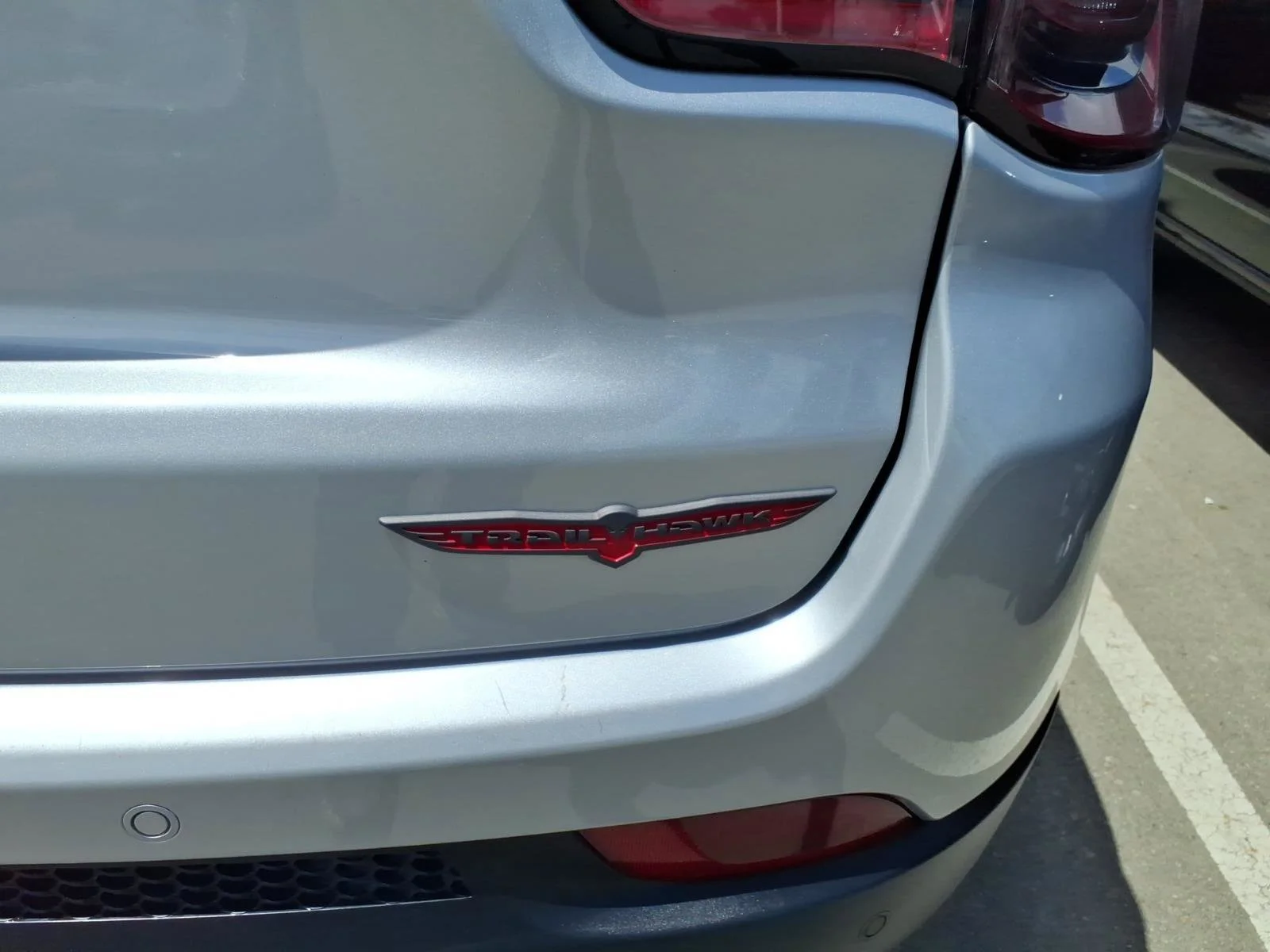 Used 2025 Silver Zynith Metallic Clearcoat Jeep Trailhawk image 19