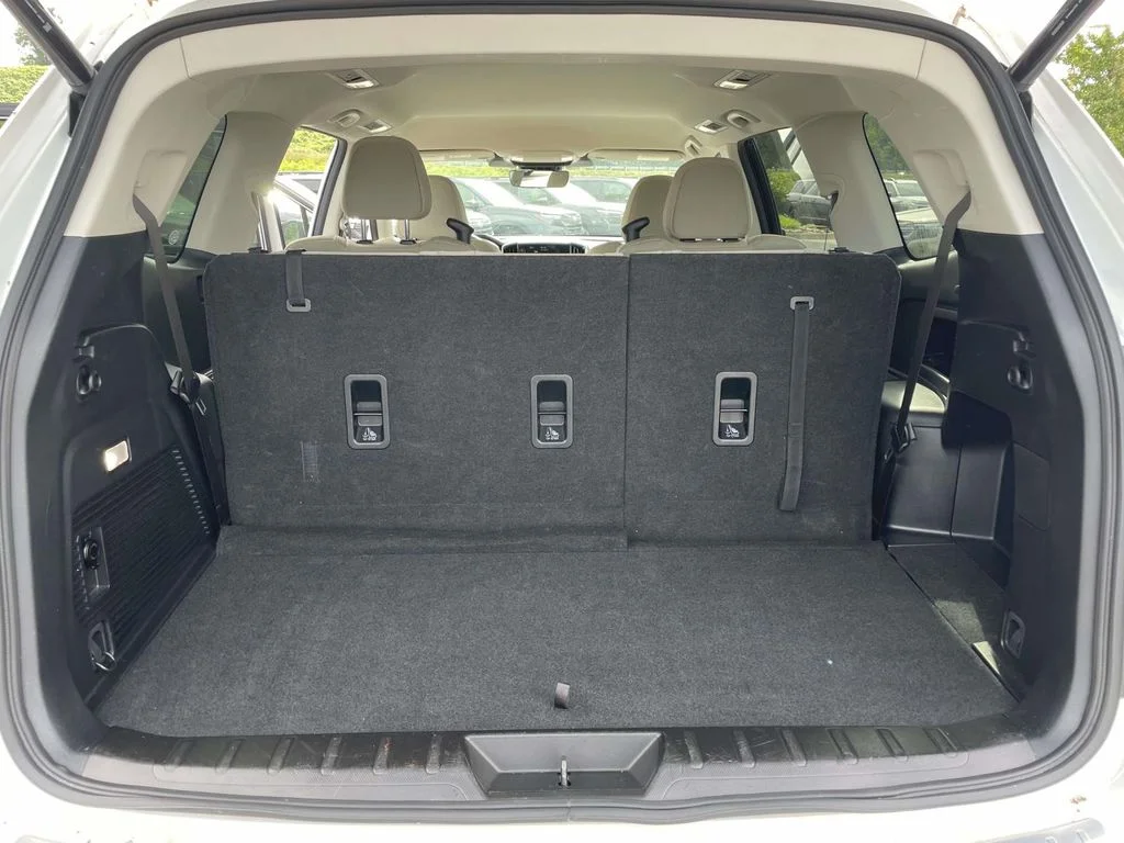 Certified Used 2025 Crystal White Pearl Subaru Premium image 29