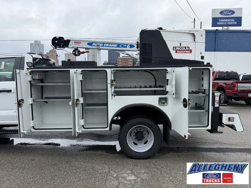 New 2025 Oxford White Ford XL image 10