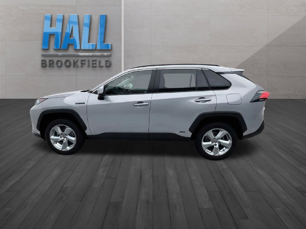 Used 2021 Silver Toyota XLE Premium image 2