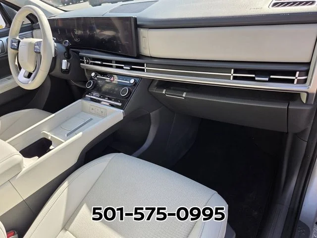 Used 2024 Silver Hyundai SEL image 18