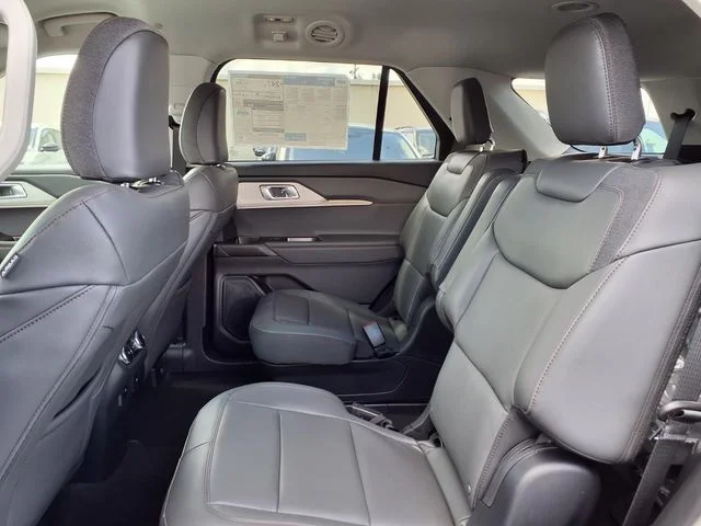 New 2026 Agate Black Metallic Ford Active image 7