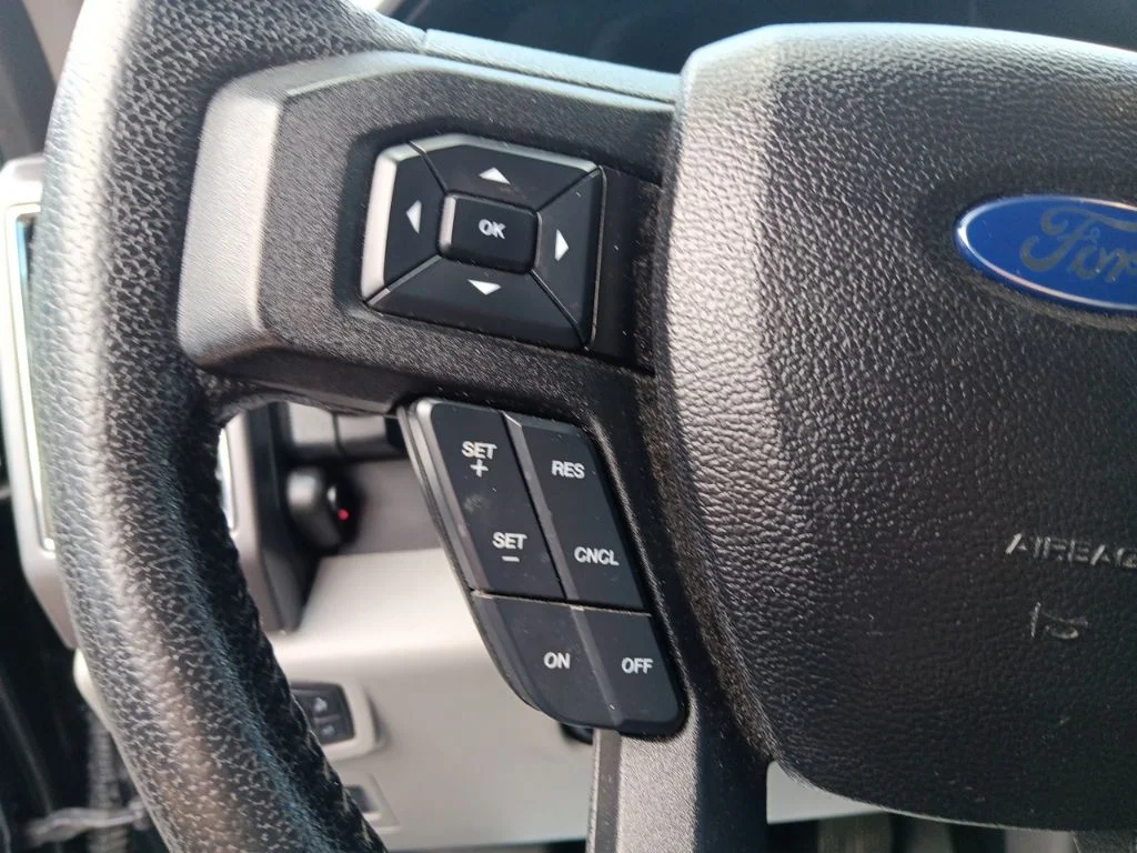 Used 2015 Tuxedo Black Metallic Ford XLT image 19