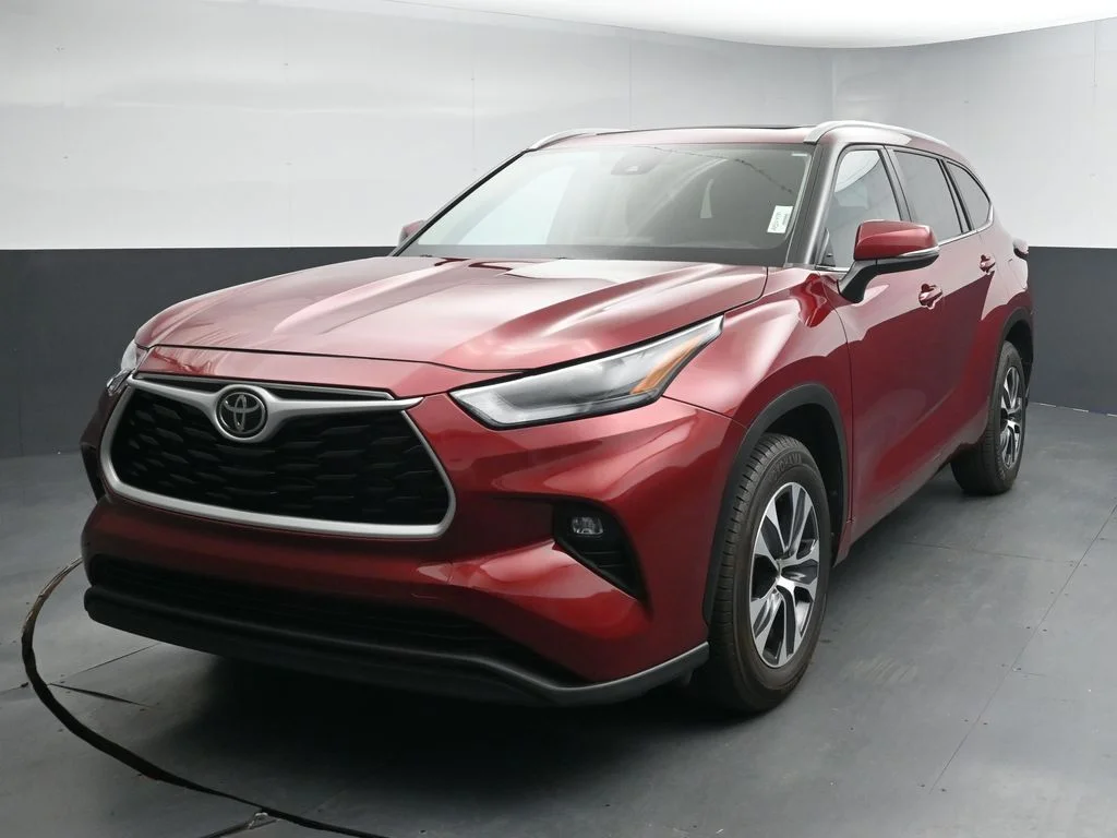 2023 Toyota Highlander XLE - Photo 4