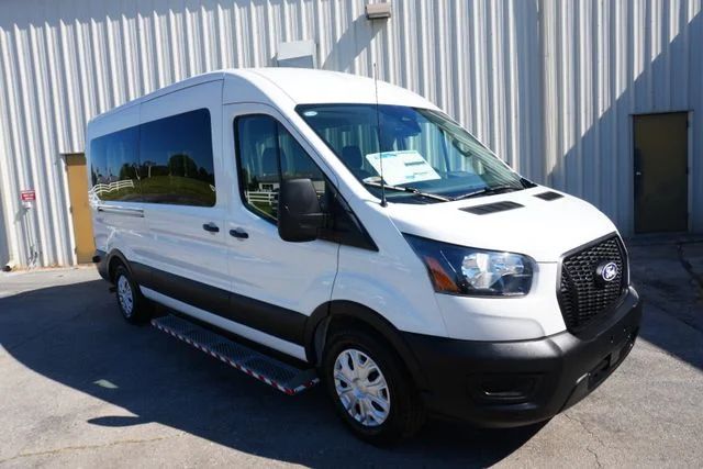 New 2026 Oxford White Ford Passenger Van XL image 1