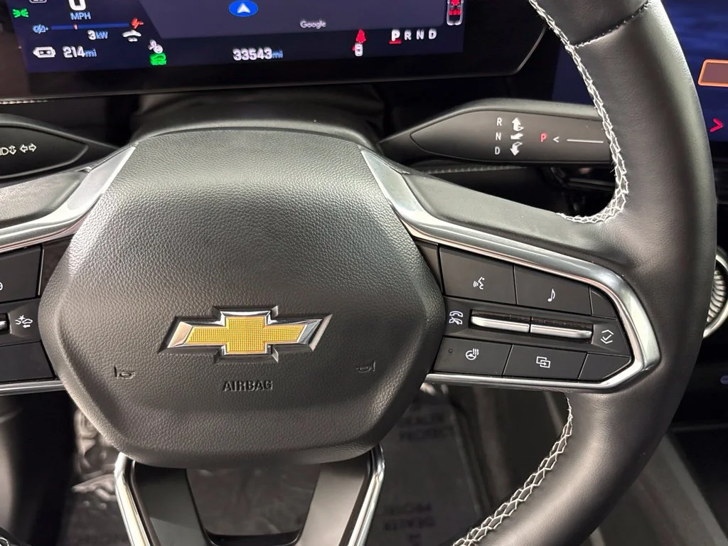 Used 2024 Summit White Chevrolet LT image 40
