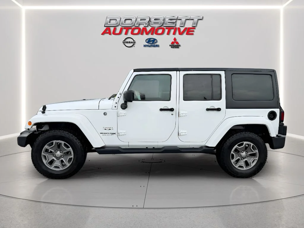 Used 2018 Bright White Clearcoat Jeep Sahara image 9