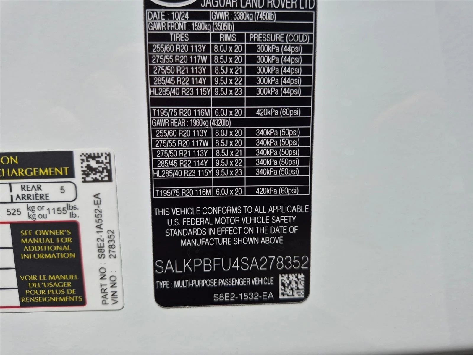 Used 2025 Fuji White Land Rover SE image 36