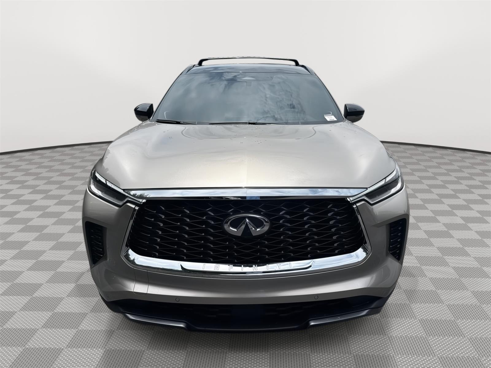 Certified Used 2025 Warm Titanium/Black Obsidian INFINITI AUTOGRAPH image 3