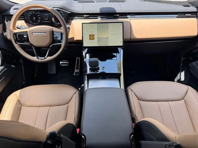 New 2026 Santorini Black Land Rover Dynamic SE image 17