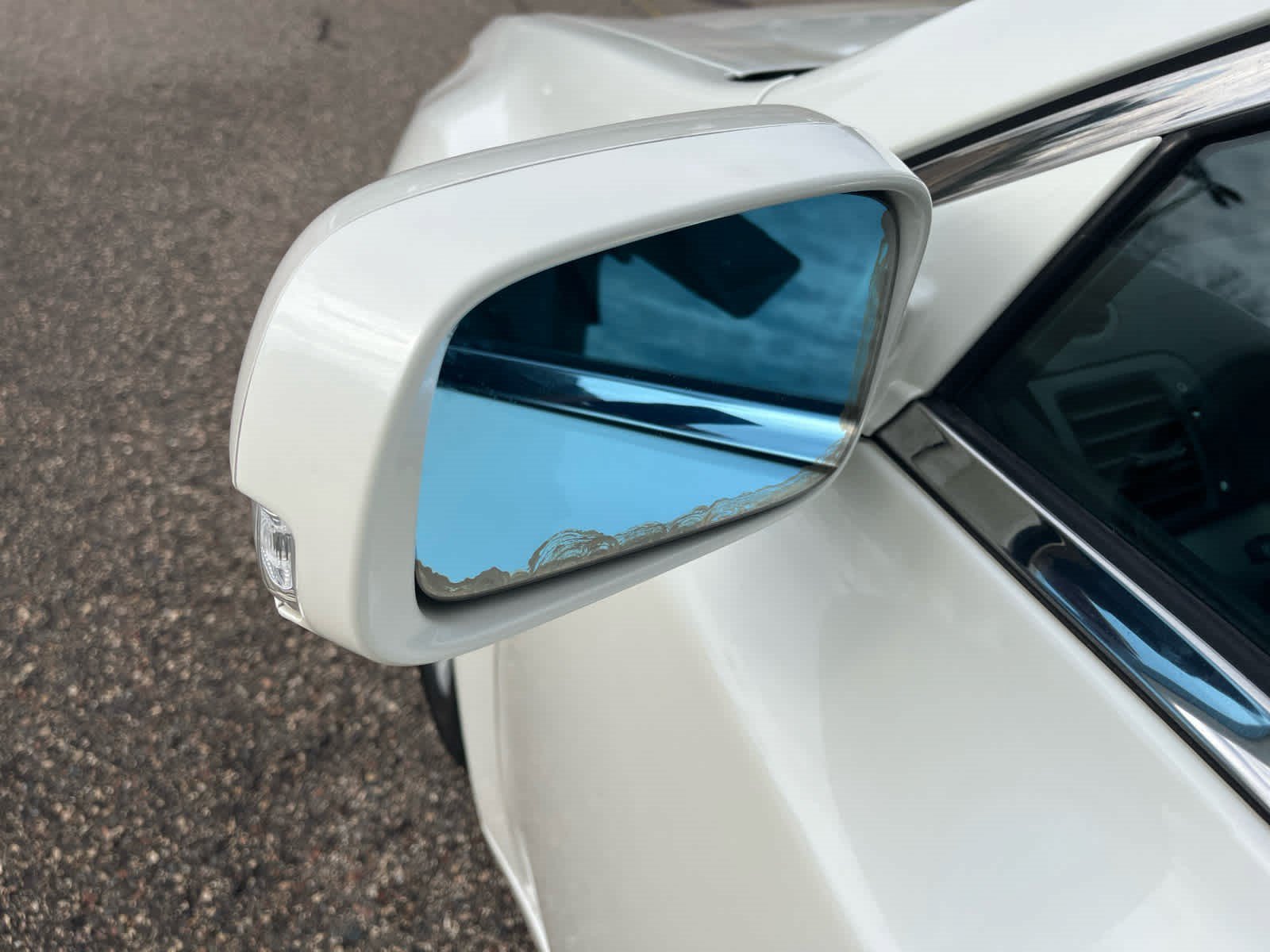 Used 2011 White Diamond Pearl Acura  image 11