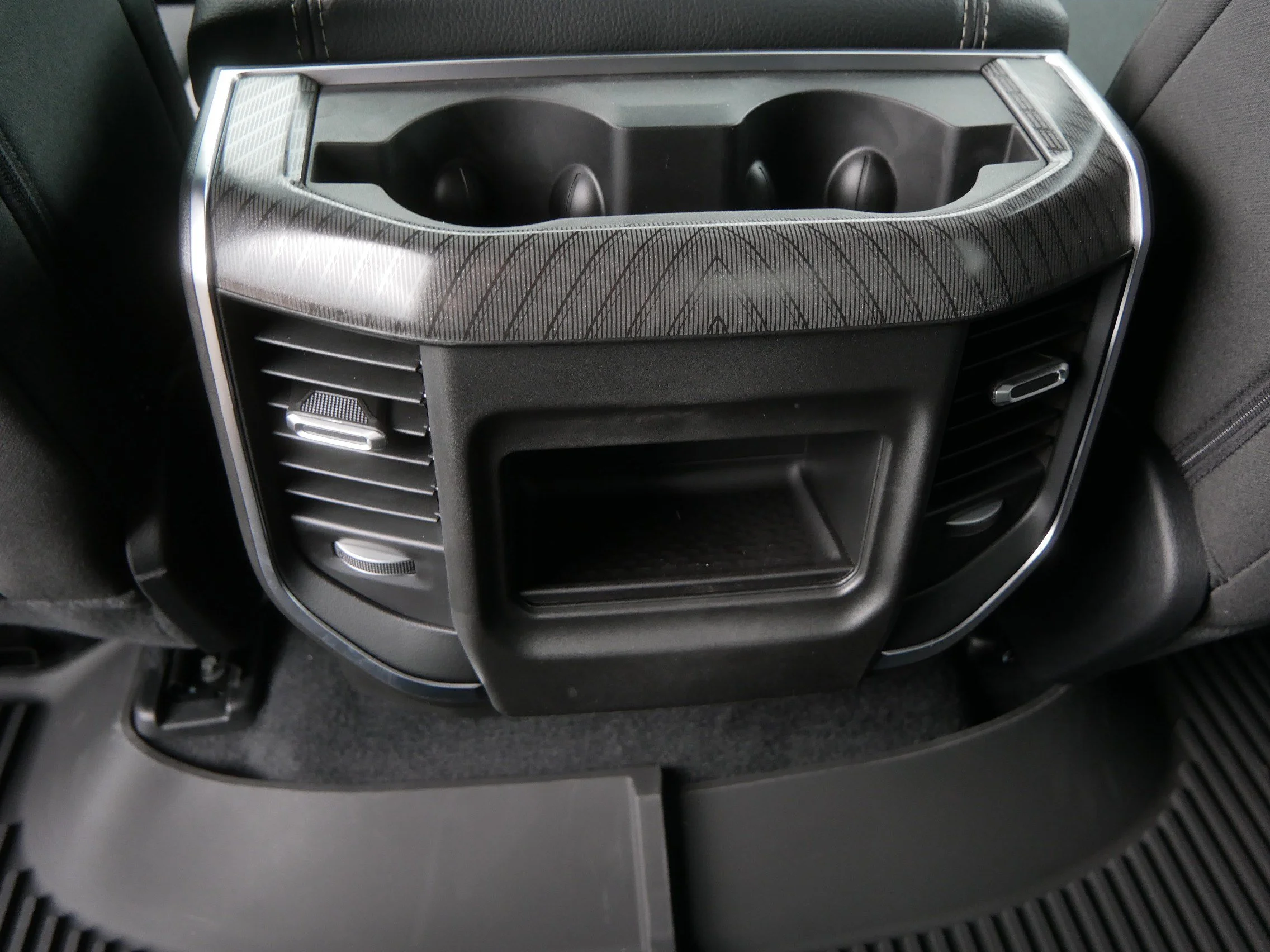 New 2026 Diamond Black Crystal Pearl-Coat Exterior Paint RAM Big Horn image 6