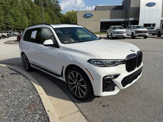 Used 2021 White BMW xDrive40i image 2