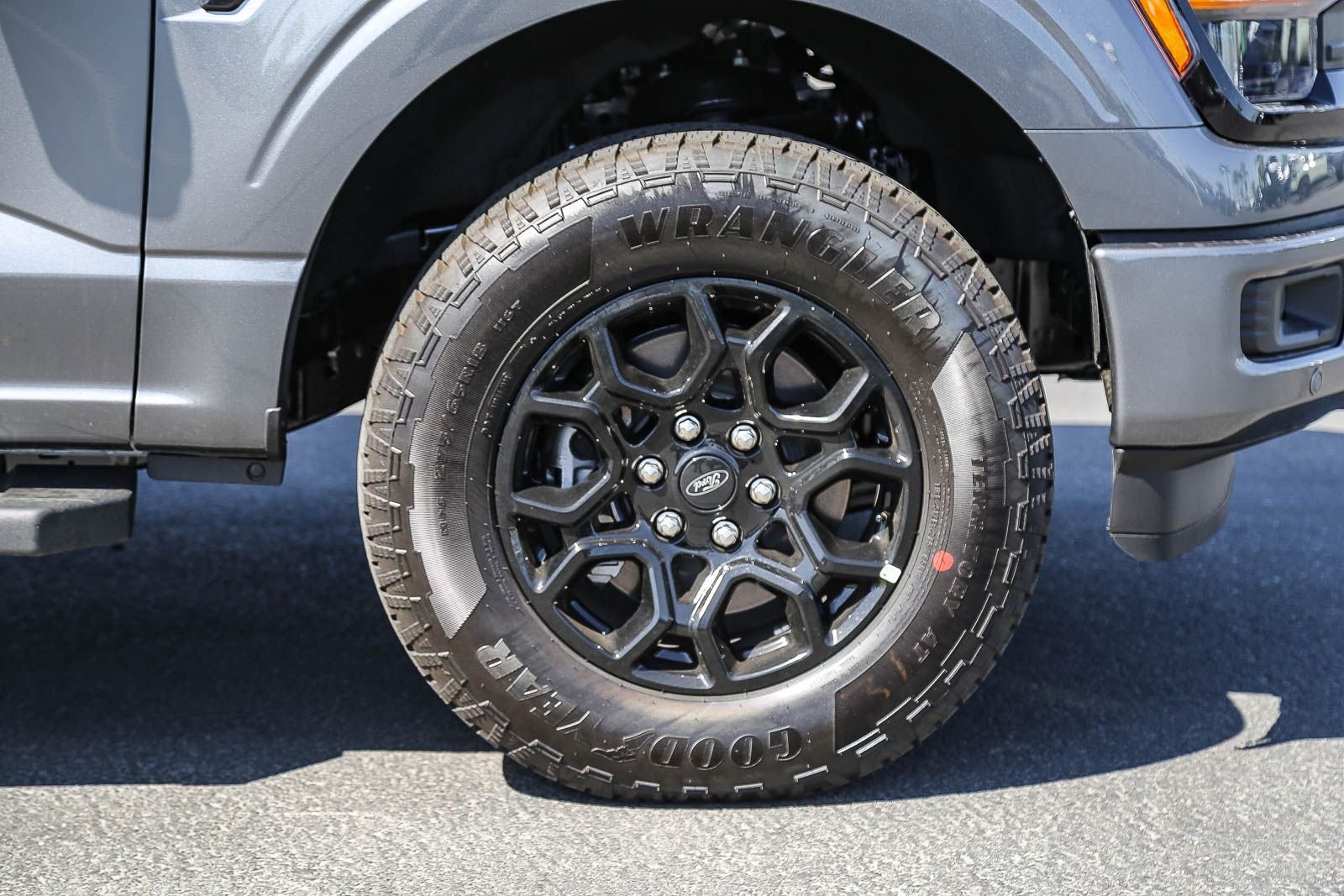 New 2026 Carbonized Gray Metallic Ford XLT image 10