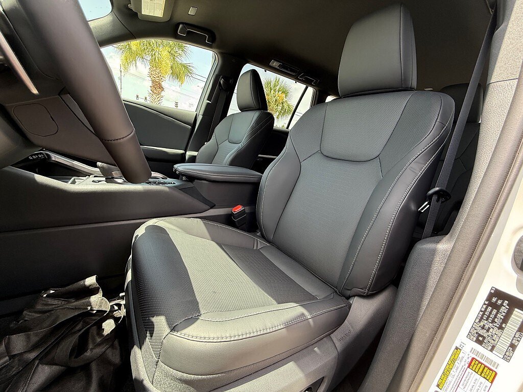 New 2026 Wind Chill Pearl Lexus AWD image 18
