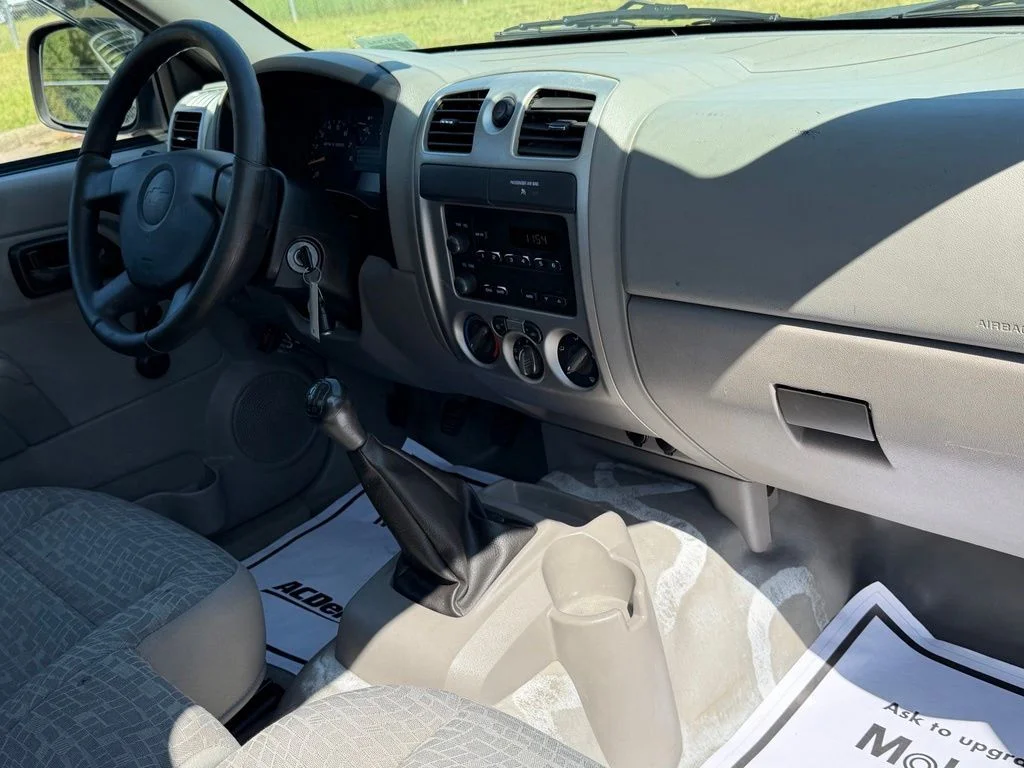 Used 2007 White Chevrolet LS image 22