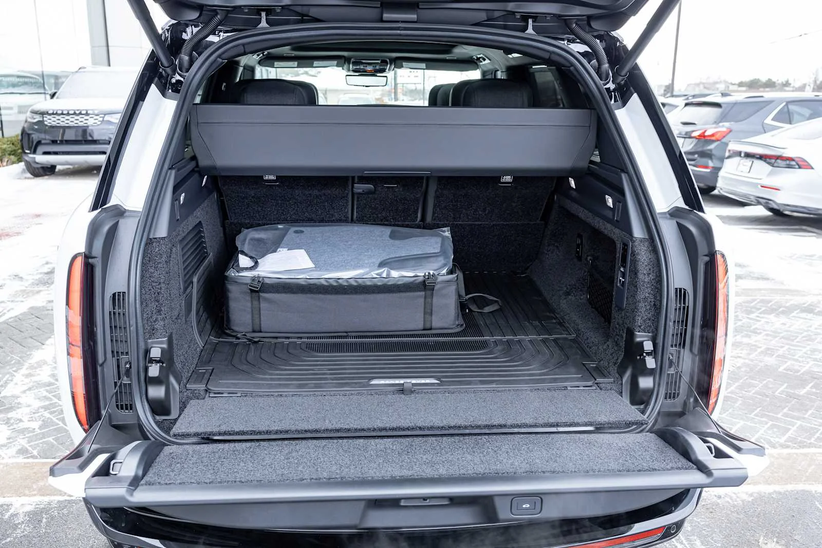 2026 Land Rover Range Rover SV - Photo 34