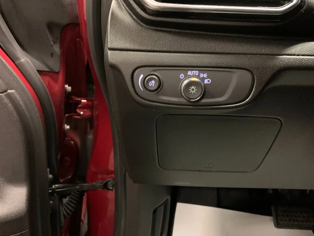 Used 2023 Red Chevrolet 2LT image 34