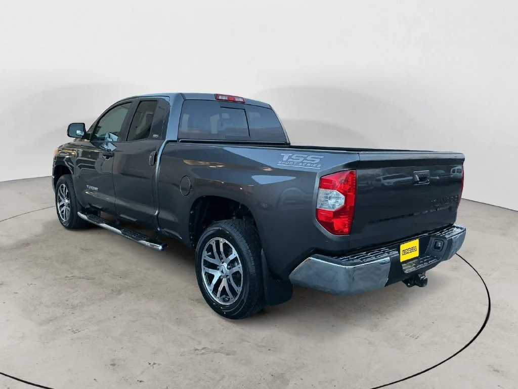 Used 2017 Gray Toyota SR5 image 11