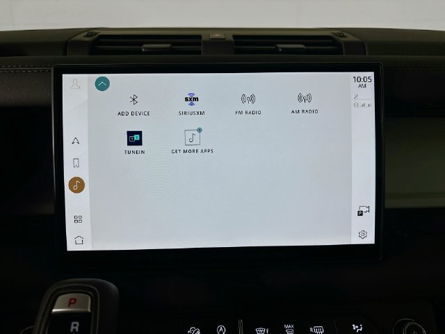 Used 2025 White Land Rover S image 15